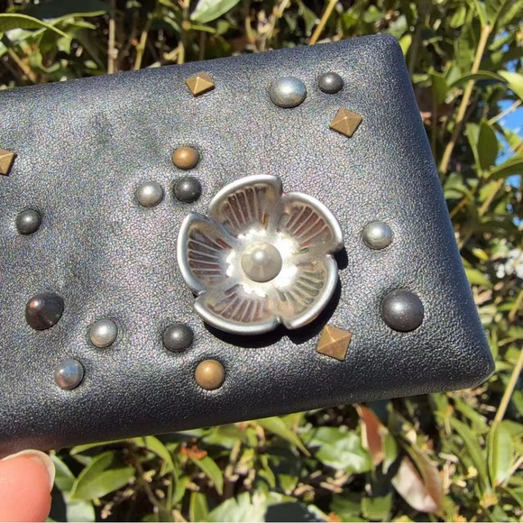 Coach Turnlock Card Case with Tea Rose Studs Black Leather 20950G - Picture 3 of 11